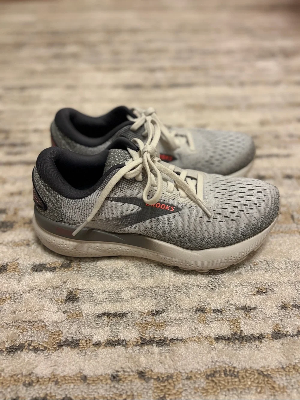 Brooks | Womens Gray Ghost 16 Running Shoes size 7.5